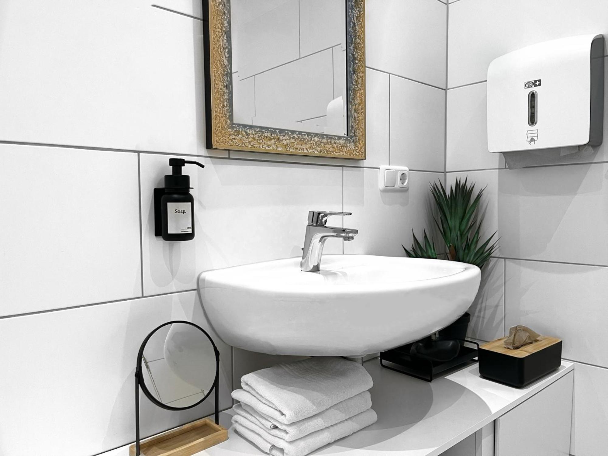Leni Living - Riesig! Repraesentativ! Ruhig! Apartament